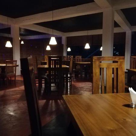 Macnara Travellers Inn Ratnapura Kültér fotó