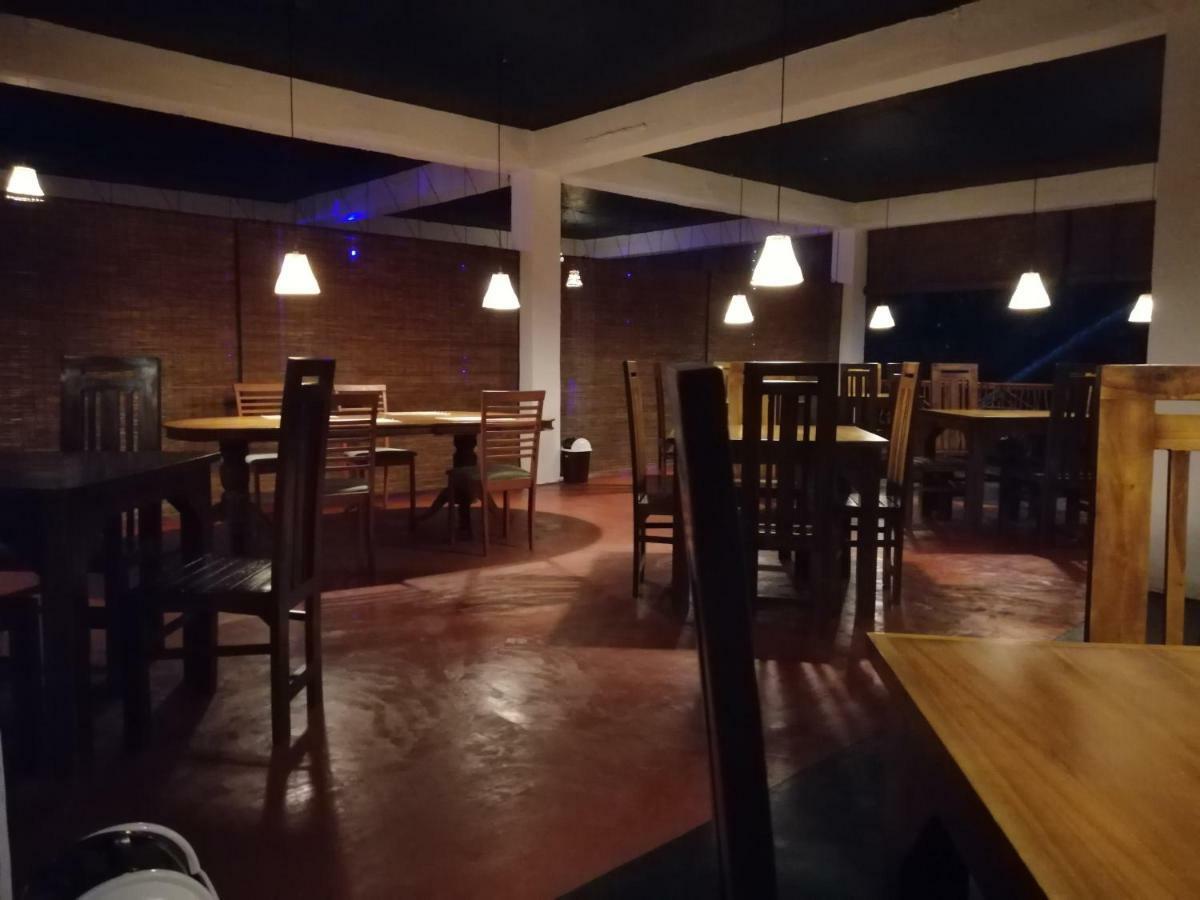 Macnara Travellers Inn Ratnapura Kültér fotó