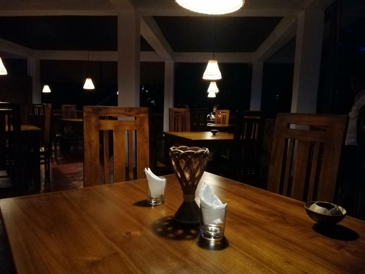 Macnara Travellers Inn Ratnapura Kültér fotó